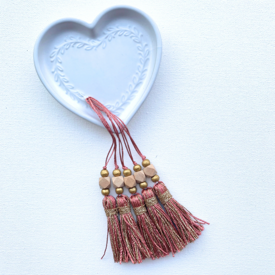 Load image into Gallery viewer, Tassels - Set of 5
