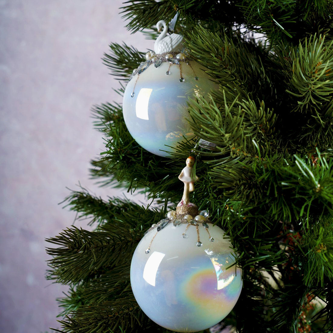 Load image into Gallery viewer, Handblown Glass Chrismtas ornaments
