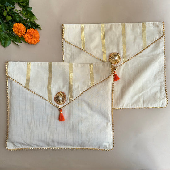 Load image into Gallery viewer, Ivory Gold-Striped Saree/Stole Cases (Single piece)
